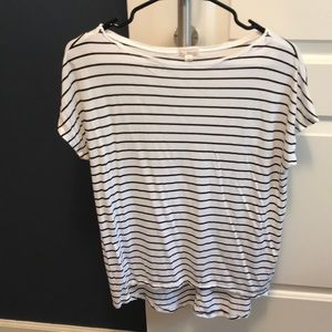 Gap short sleeve black and white top